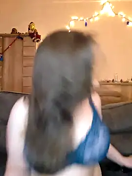 Snapshot of cristalines chatting on 12/22/25, 03:56 cristalines online show from 12/22/25, 03:56