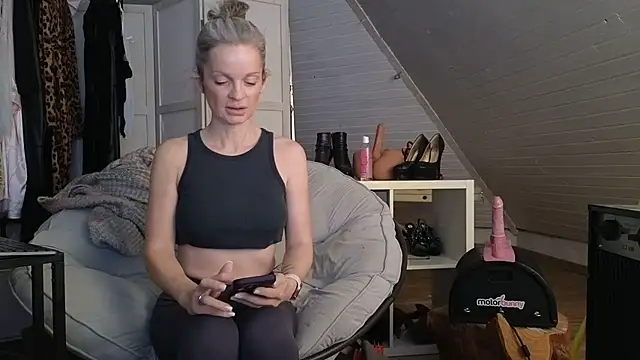 Snapshot of Sabdeluxe chatting on 01/12/26, 08:10 Sabdeluxe online show from 01/12/26, 08:10