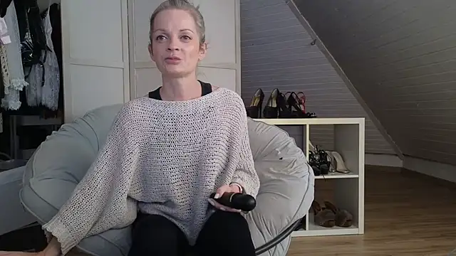 Sabdeluxe online show from 11/05/25, 09:01