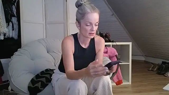 Sabdeluxe online show from 10/06/25, 02:51