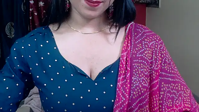 Snapshot of Naiaa-mylove chatting on 03/21/25, 10:50 Naiaa-mylove online show from 03/21/25, 10:50