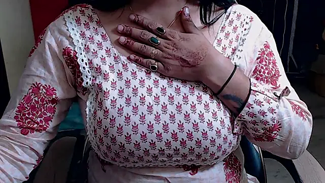 Naiaa-mylove online show from 01/11/26, 08:10