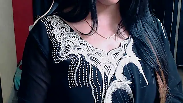 Naiaa-mylove online show from 10/24/25, 07:51