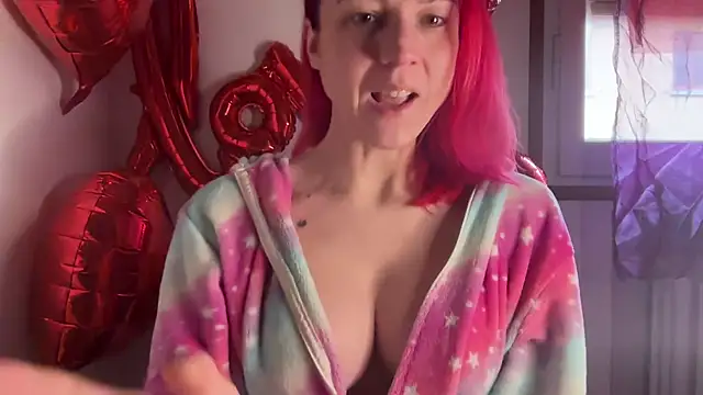 Snapshot of Nikky_Divine chatting on 02/18/25, 09:54 Nikky Divine online show from 02/18/25, 09:54