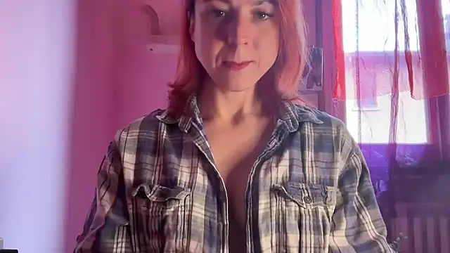 Snapshot of Nikky_Divine chatting on 10/17/25, 07:55 Nikky Divine online show from 10/17/25, 07:55