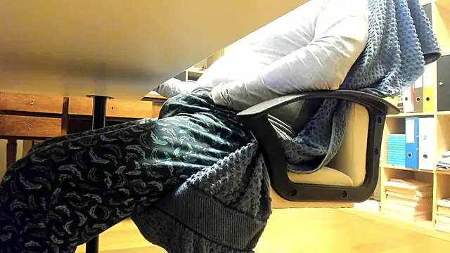 Snapshot of leccaleccafiga chatting on 11/14/25, 10:24 leccaleccafiga online show from 11/14/25, 10:24