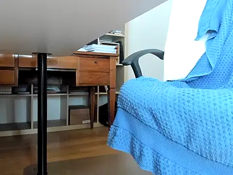 Snapshot of leccaleccafiga chatting on 11/10/25, 04:12 leccaleccafiga online show from 11/10/25, 04:12