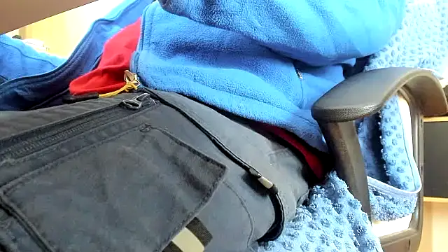 Snapshot of leccaleccafiga chatting on 09/29/25, 09:27 leccaleccafiga online show from 09/29/25, 09:27