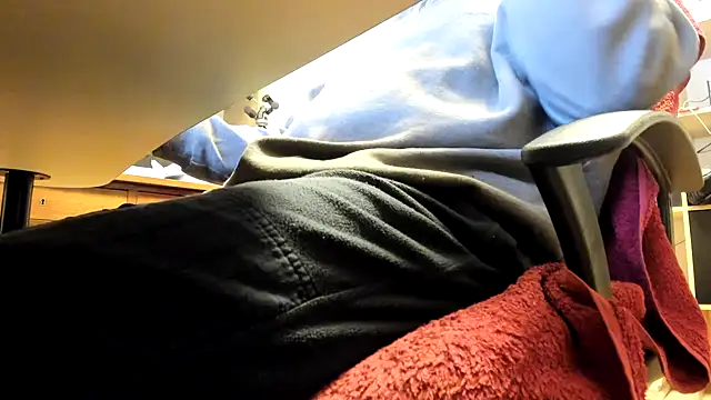 Snapshot of leccaleccafiga chatting on 03/04/25, 05:13 leccaleccafiga online show from 03/04/25, 05:13