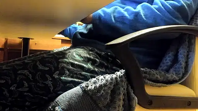 Snapshot of leccaleccafiga chatting on 11/21/25, 09:25 leccaleccafiga online show from 11/21/25, 09:25