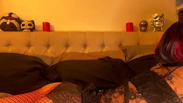 crystalxh online show from 04/15/26, 10:32