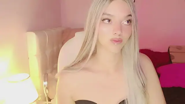 EvaEvangeline online show from 11/17/25, 11:03