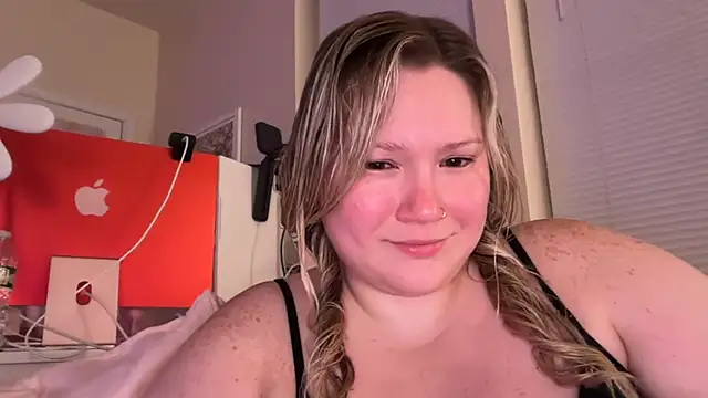 PiggyRose online show from 06/20/26, 01:54