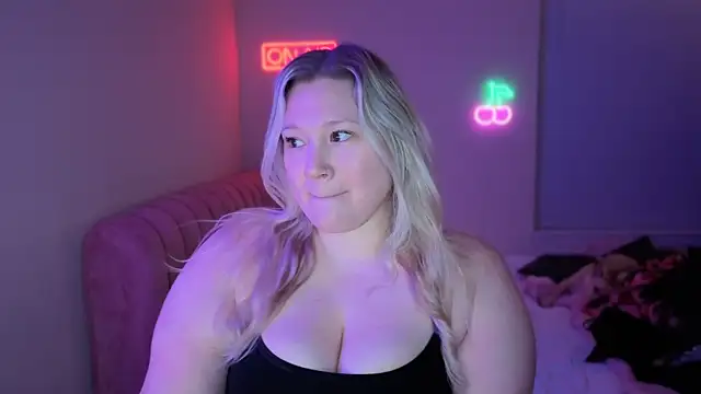 PiggyRose online show from 01/08/26, 01:33