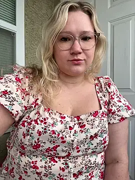 PiggyRose online show from 07/24/26, 10:50