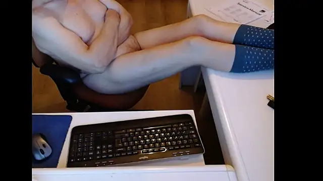 Snapshot of dutchpornking chatting on 04/17/26, 06:33 dutchpornking online show from 04/17/26, 06:33