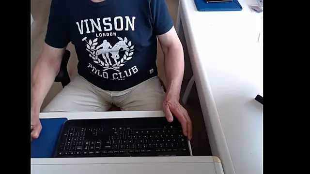 Snapshot of dutchpornking chatting on 06/01/26, 08:14 dutchpornking online show from 06/01/26, 08:14