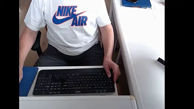 Snapshot of dutchpornking chatting on 07/07/26, 06:05 dutchpornking online show from 07/07/26, 06:05