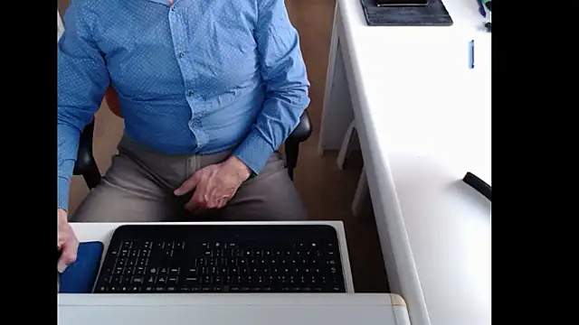 dutchpornking online show from 11/25/25, 08:03