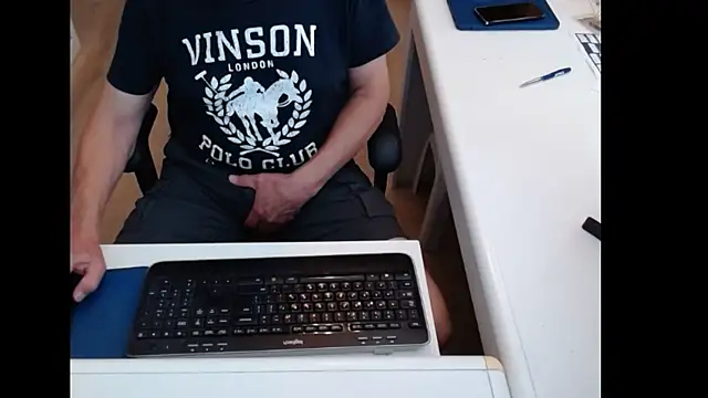 Snapshot of dutchpornking chatting on 06/30/26, 11:54 dutchpornking online show from 06/30/26, 11:54