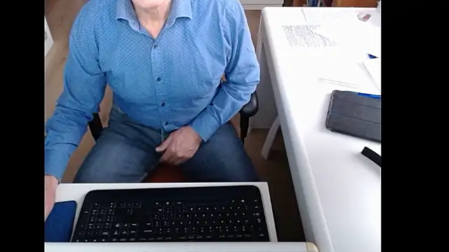 dutchpornking online show from 10/28/25, 07:51