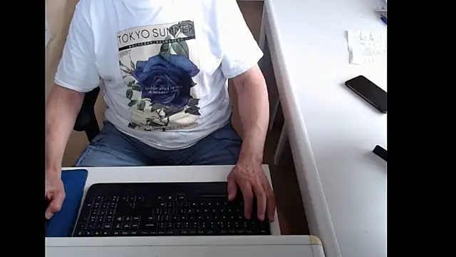 Snapshot of dutchpornking chatting on 06/10/26, 06:47 dutchpornking online show from 06/10/26, 06:47
