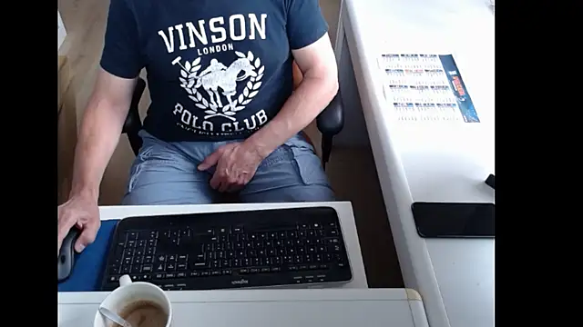 Snapshot of dutchpornking chatting on 06/17/26, 06:57 dutchpornking online show from 06/17/26, 06:57
