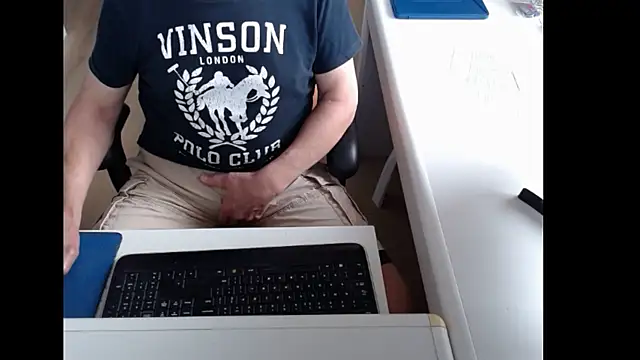 Snapshot of dutchpornking chatting on 06/02/26, 06:02 dutchpornking online show from 06/02/26, 06:02