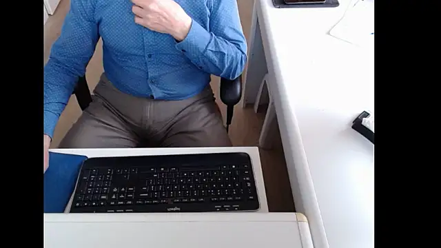 dutchpornking online show from 11/17/25, 07:56