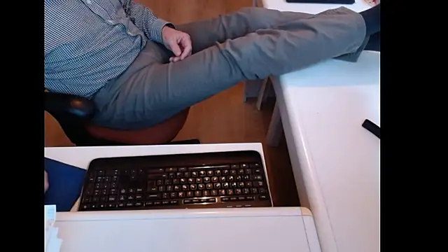 Snapshot of dutchpornking chatting on 05/11/26, 06:16 dutchpornking online show from 05/11/26, 06:16
