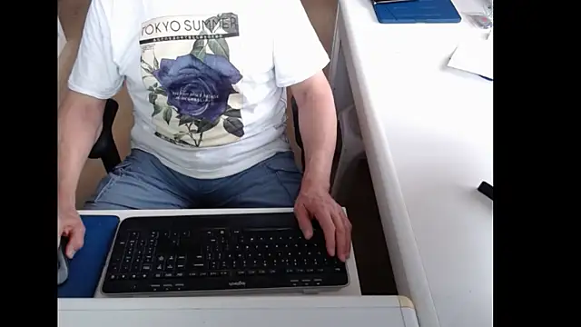Snapshot of dutchpornking chatting on 06/04/26, 05:45 dutchpornking online show from 06/04/26, 05:45