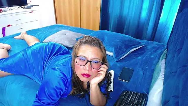 Snapshot of mondirty70 chatting on 07/16/26, 01:19 mondirty70 online show from 07/16/26, 01:19