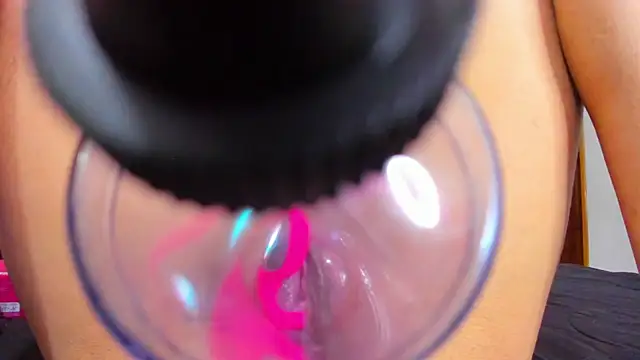 iamvicky 4 online show from 10/04/25, 04:03