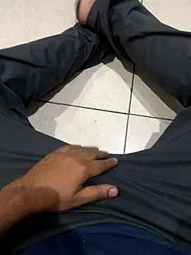 luciferdxm5 online show from 11/10/25, 06:18