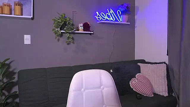 HannahEvanss online show from 12/15/25, 06:36