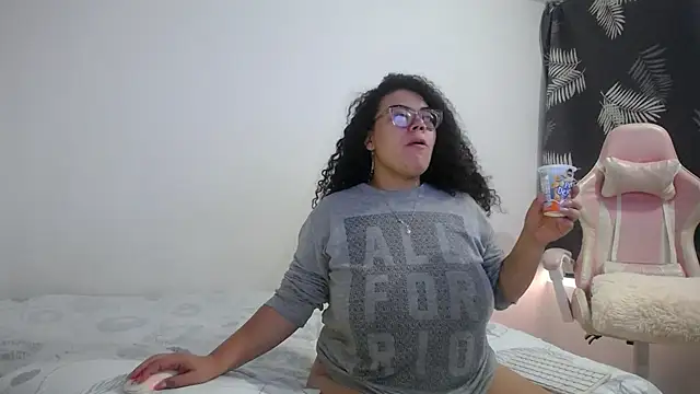 mabigomez00 online show from 11/18/25, 10:02