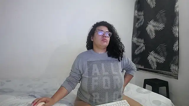 mabigomez00 online show from 04/17/26, 09:12