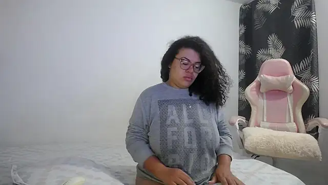 mabigomez00 online show from 11/29/25, 09:31