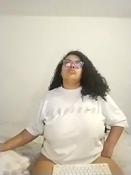 mabigomez00 online show from 04/18/26, 09:11