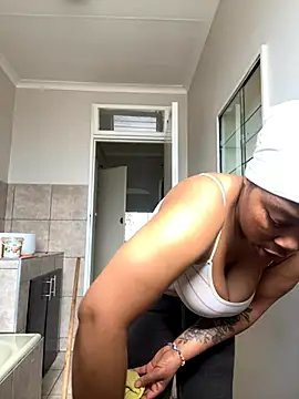 Snapshot of cherrybabe76 chatting on 12/01/25, 06:36 cherrybabe76 online show from 12/01/25, 06:36