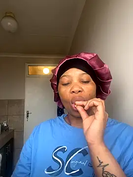 Snapshot of cherrybabe76 chatting on 10/04/25, 06:15 cherrybabe76 online show from 10/04/25, 06:15