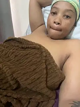 Snapshot of cherrybabe76 chatting on 12/02/25, 08:27 cherrybabe76 online show from 12/02/25, 08:27