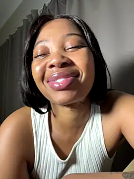 Snapshot of cherrybabe76 chatting on 09/17/25, 07:32 cherrybabe76 online show from 09/17/25, 07:32