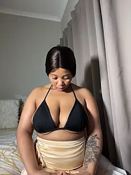 Snapshot of cherrybabe76 chatting on 11/17/25, 12:20 cherrybabe76 online show from 11/17/25, 12:20