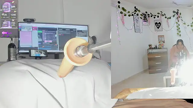 sofi velez online show from 11/22/25, 05:23