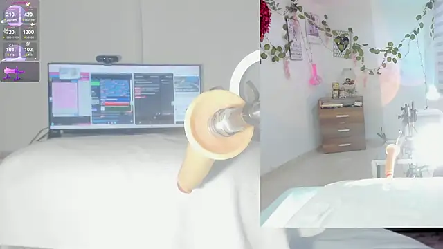 sofi velez online show from 12/16/25, 05:06