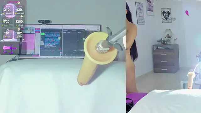 Snapshot of sofi_velez chatting on 02/05/26, 05:42 sofi velez online show from 02/05/26, 05:42