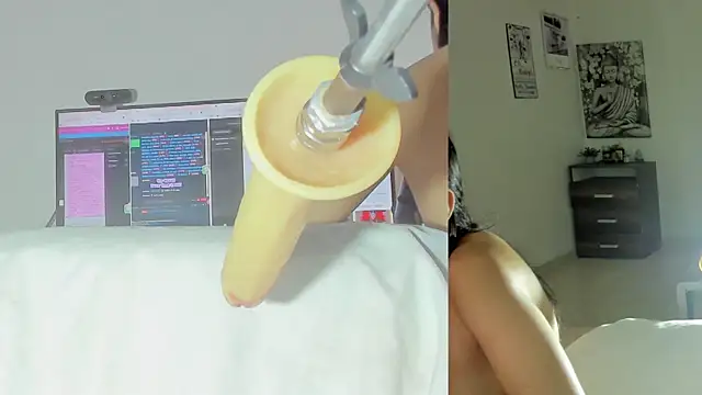 Snapshot of sofi_velez chatting on 06/03/26, 05:28 sofi velez online show from 06/03/26, 05:28