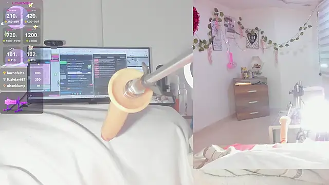 sofi velez online show from 12/13/25, 08:04