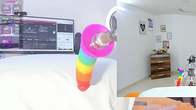 sofi velez online show from 10/03/25, 05:25